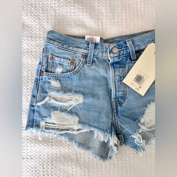 Levi 501 mid rise shorts - Picture 3 of 6